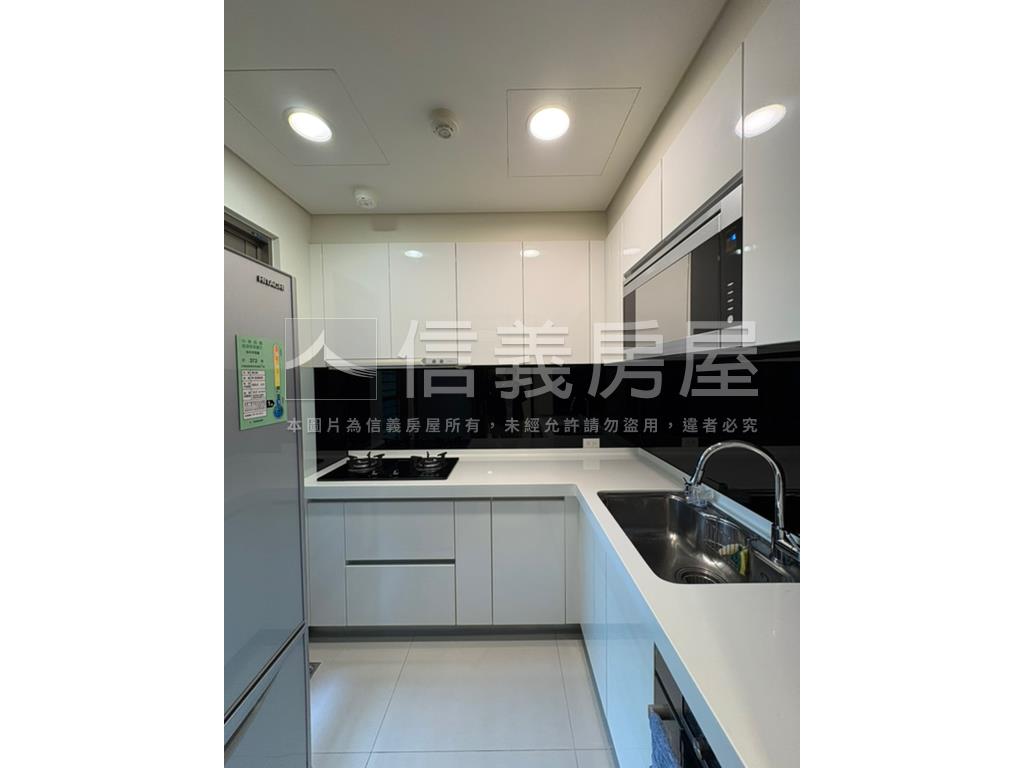 長虹菁英｜近捷運高樓２房房屋室內格局與周邊環境