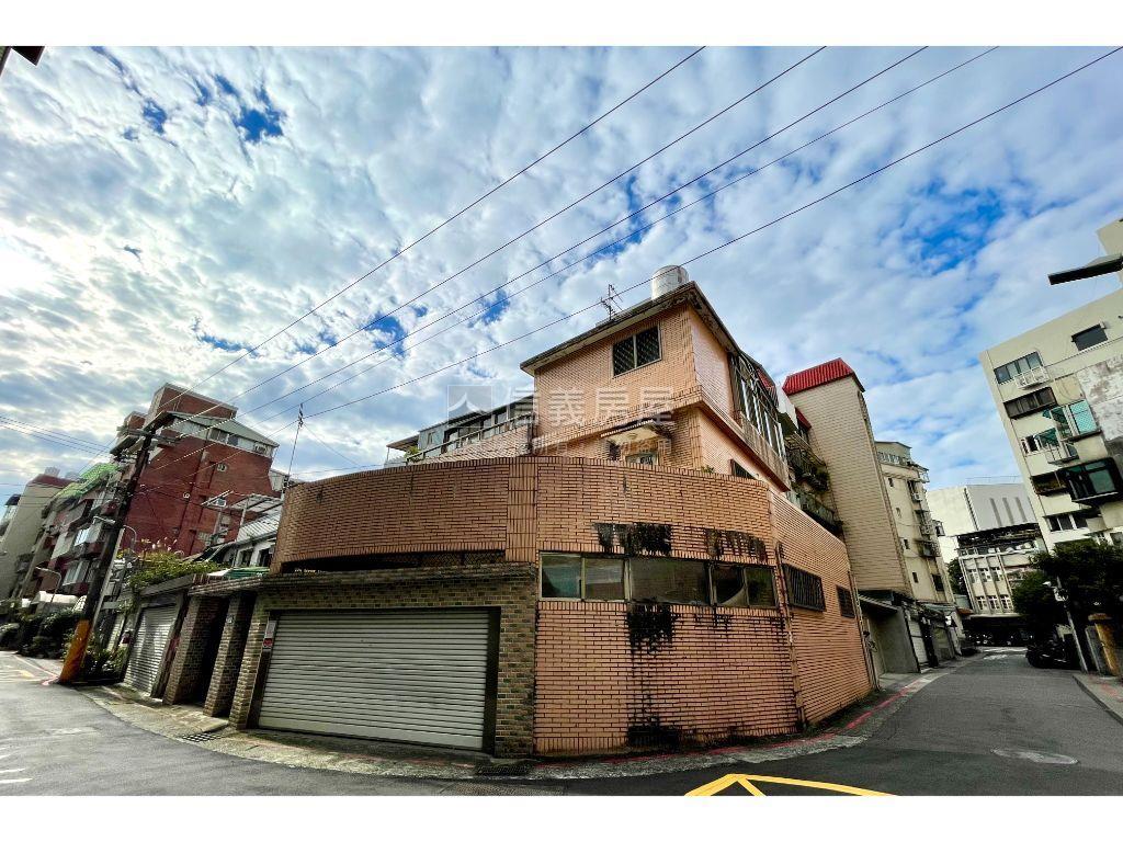 士東路角窗透天★可自地建房屋室內格局與周邊環境