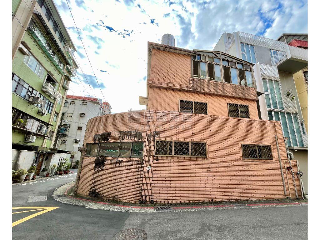 士東路角窗透天★可自地建房屋室內格局與周邊環境