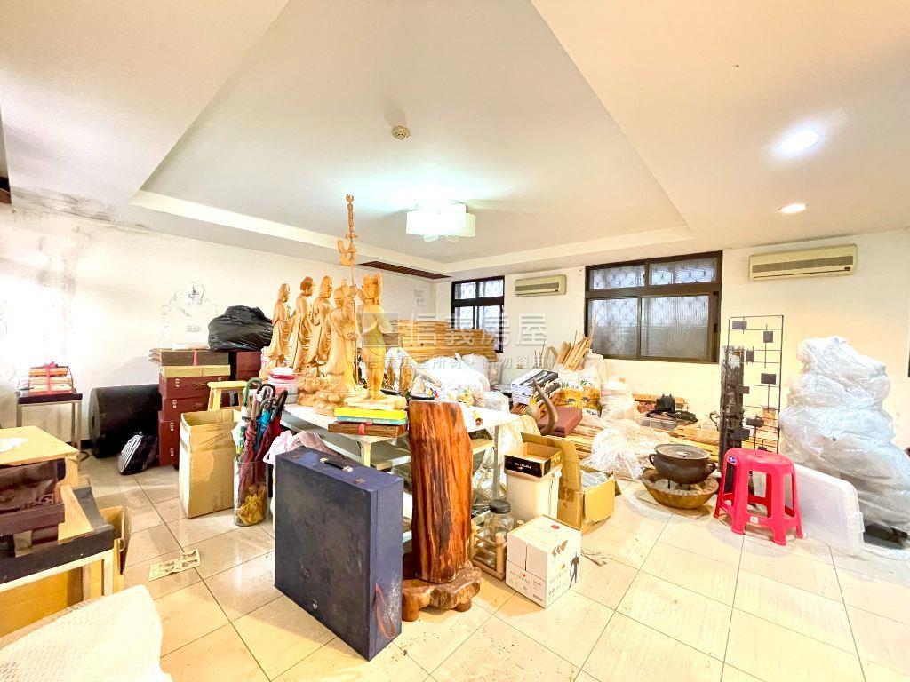 士東路角窗透天★可自地建房屋室內格局與周邊環境