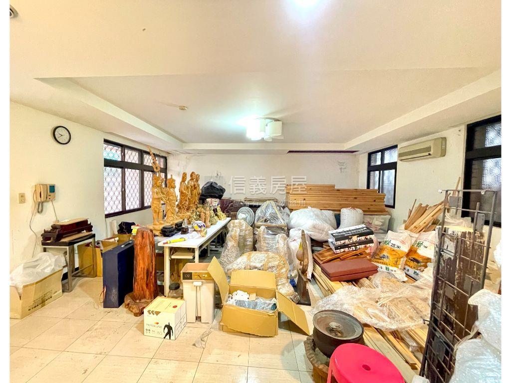 士東路角窗透天★可自地建房屋室內格局與周邊環境
