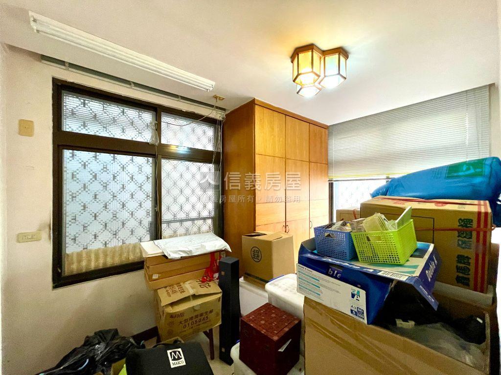 士東路角窗透天★可自地建房屋室內格局與周邊環境