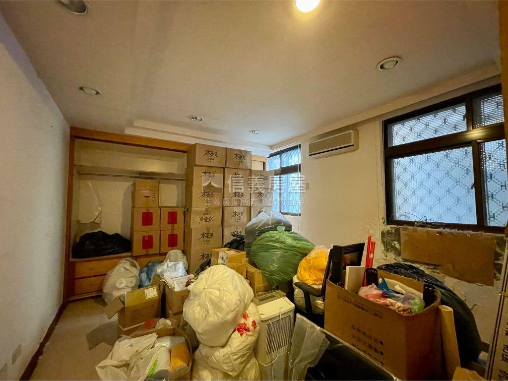 士東路角窗透天★可自地建房屋室內格局與周邊環境