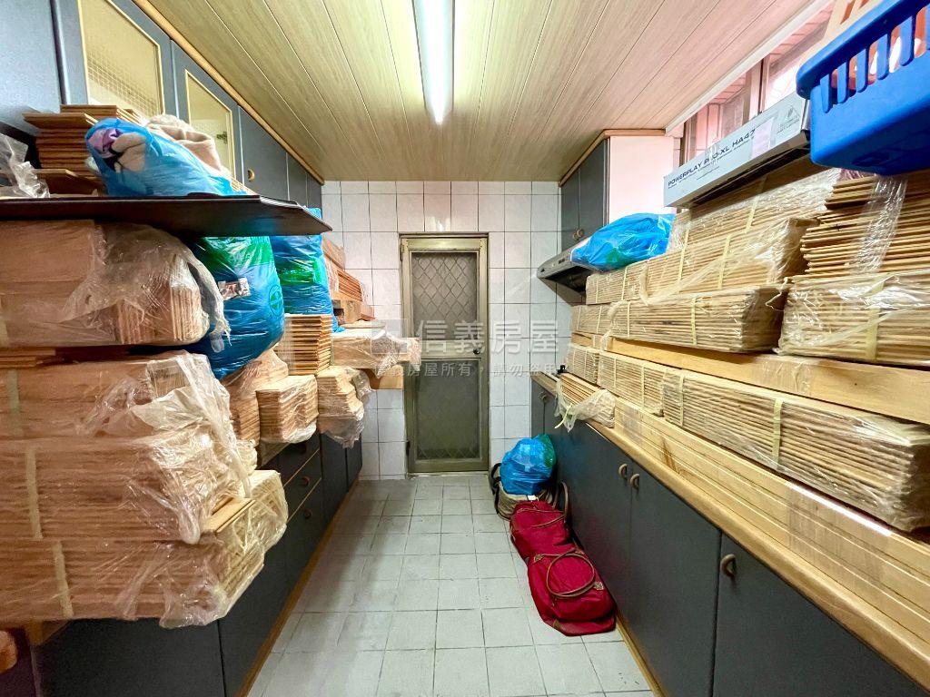 士東路角窗透天★可自地建房屋室內格局與周邊環境