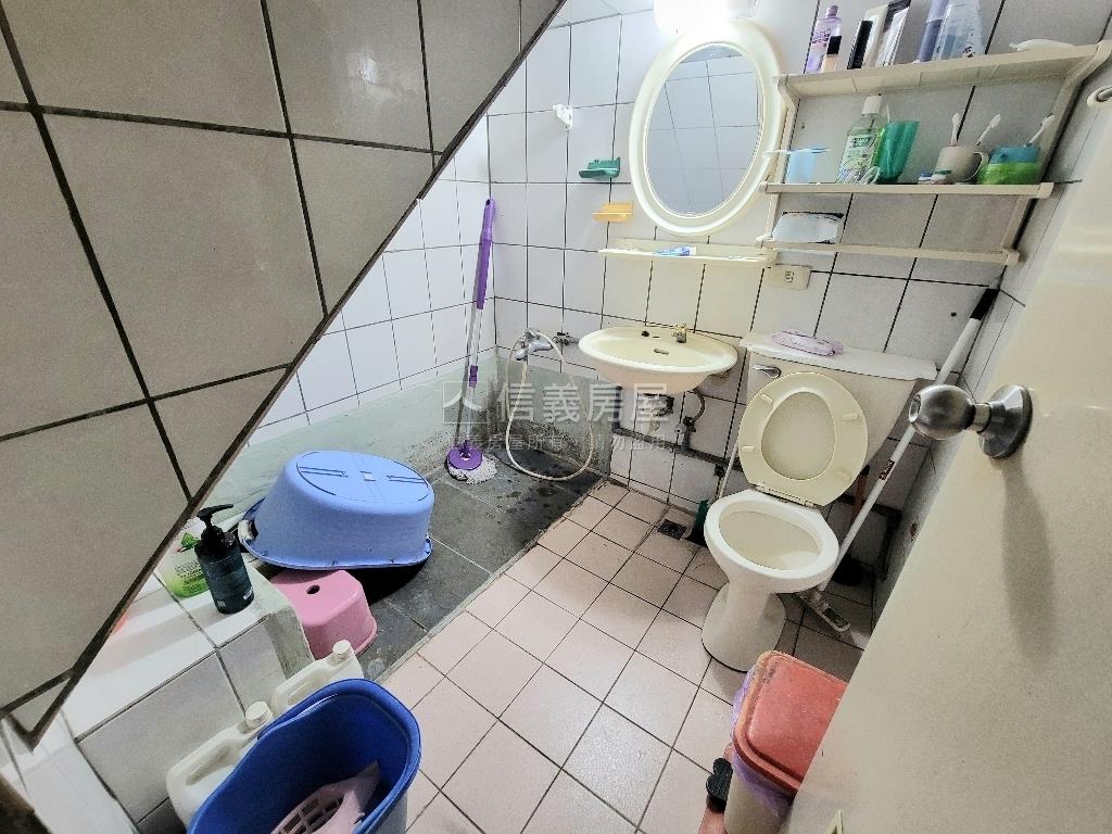 新平路✦低總價美透天房屋室內格局與周邊環境