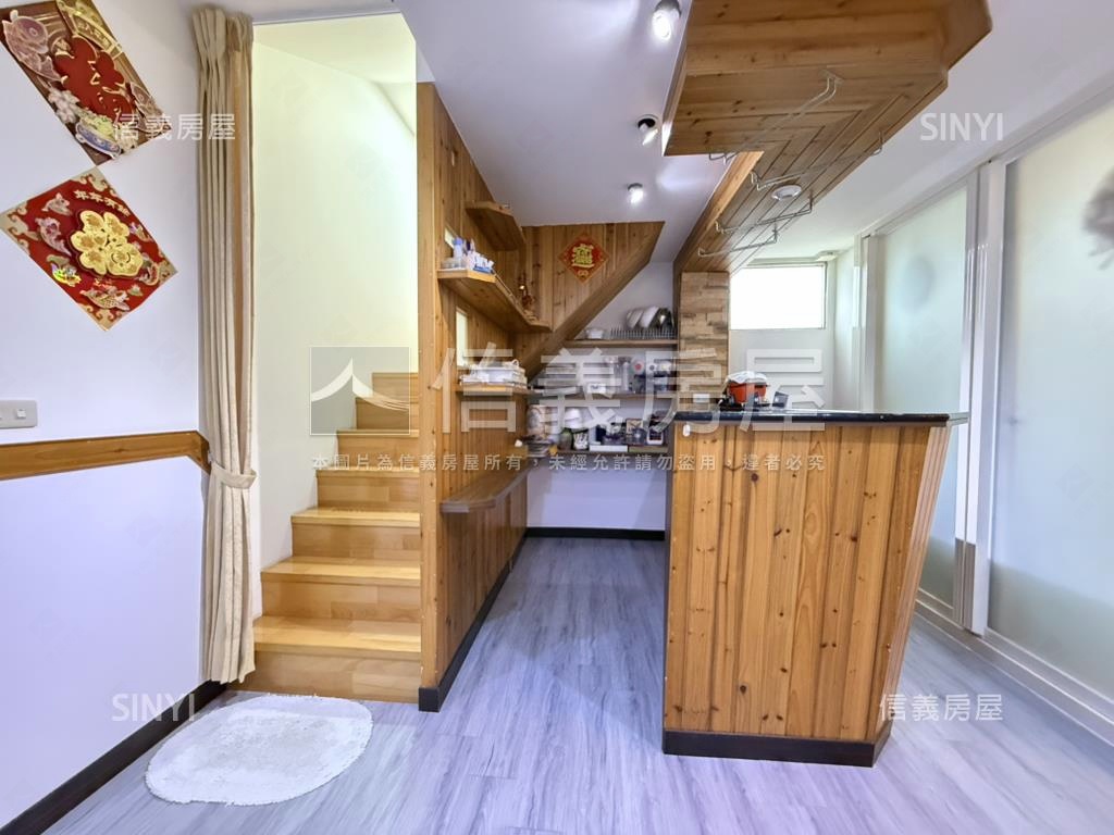 美妝國慶•三面採光寓所房屋室內格局與周邊環境