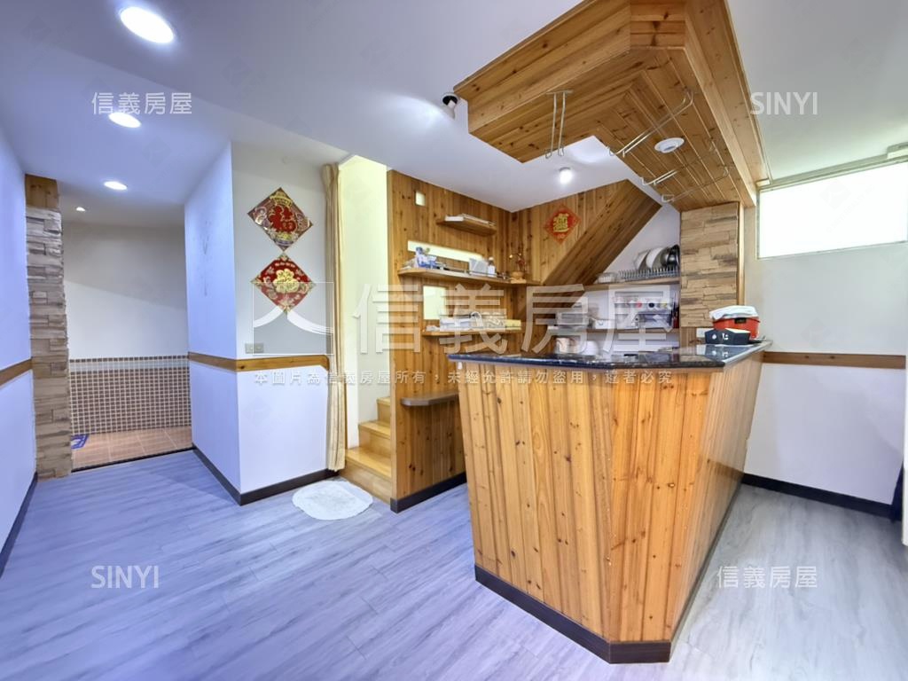 美妝國慶•三面採光寓所房屋室內格局與周邊環境