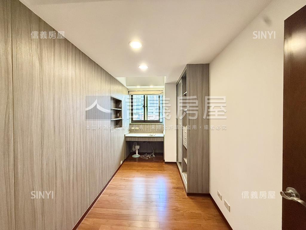家麒景觀三房車位房屋室內格局與周邊環境