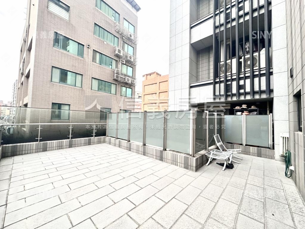 璞園樸石露臺戶兩房車位房屋室內格局與周邊環境