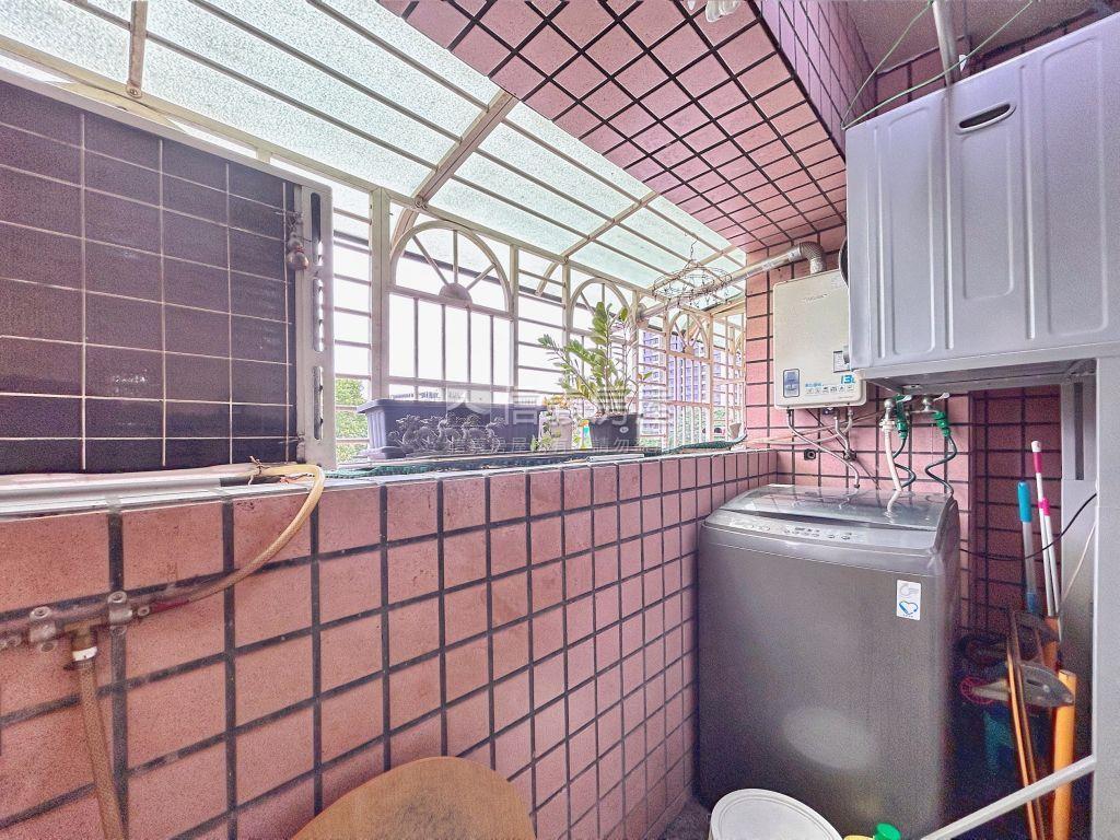 光明大道精美電梯方正兩房房屋室內格局與周邊環境