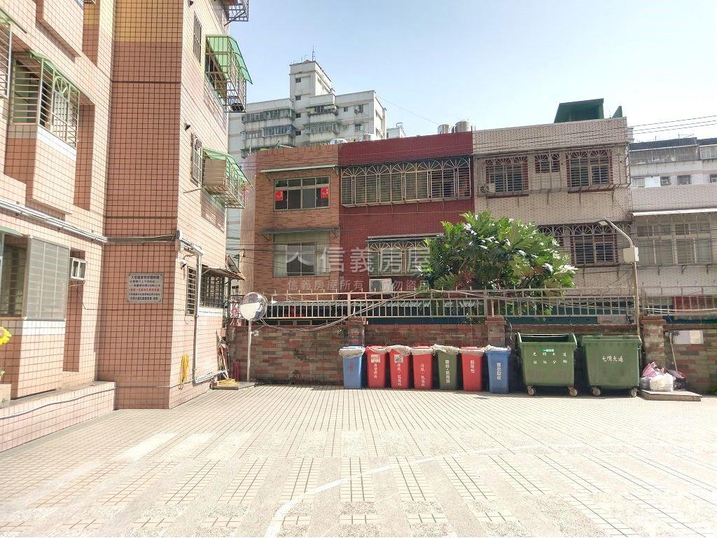 光明大道精美電梯方正兩房房屋室內格局與周邊環境