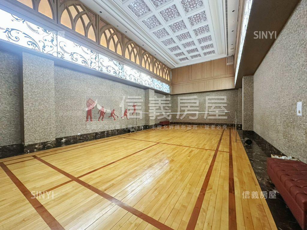 中悅皇苑次頂樓視野美宅房屋室內格局與周邊環境