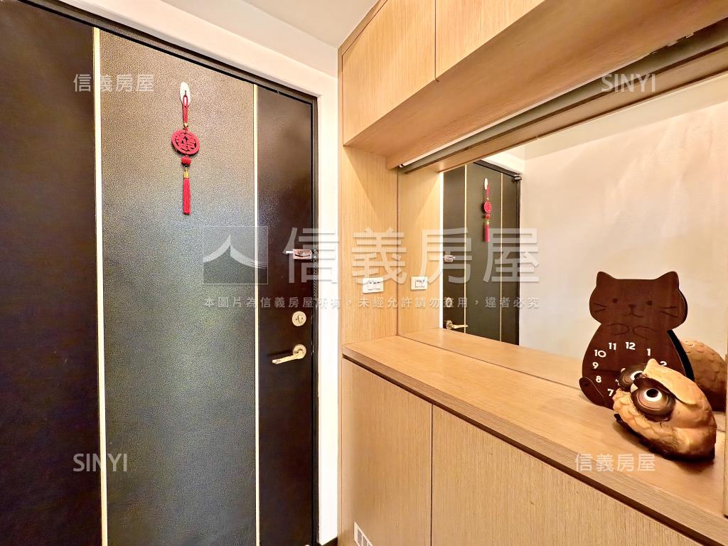 近Ｇ０４歐洲學苑次頂樓房屋室內格局與周邊環境