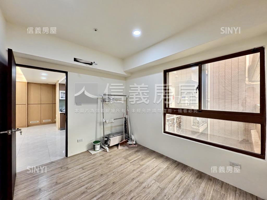 近Ｇ０４歐洲學苑次頂樓房屋室內格局與周邊環境