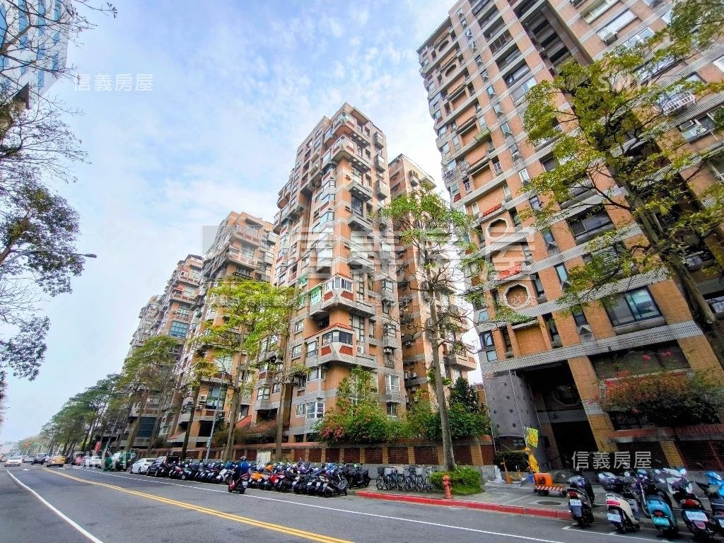 敦煌景觀樓中樓有車位房屋室內格局與周邊環境