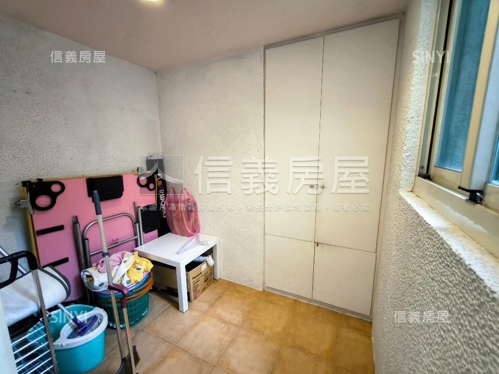 敦煌景觀樓中樓有車位房屋室內格局與周邊環境