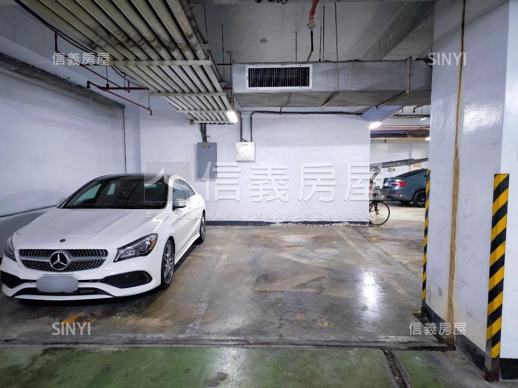 敦煌景觀樓中樓有車位房屋室內格局與周邊環境