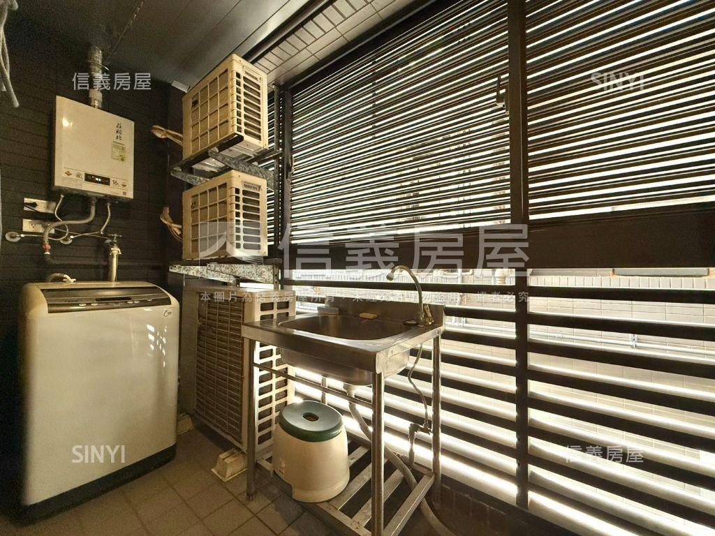 翔譽Ａ１７邊間兩房車位房屋室內格局與周邊環境