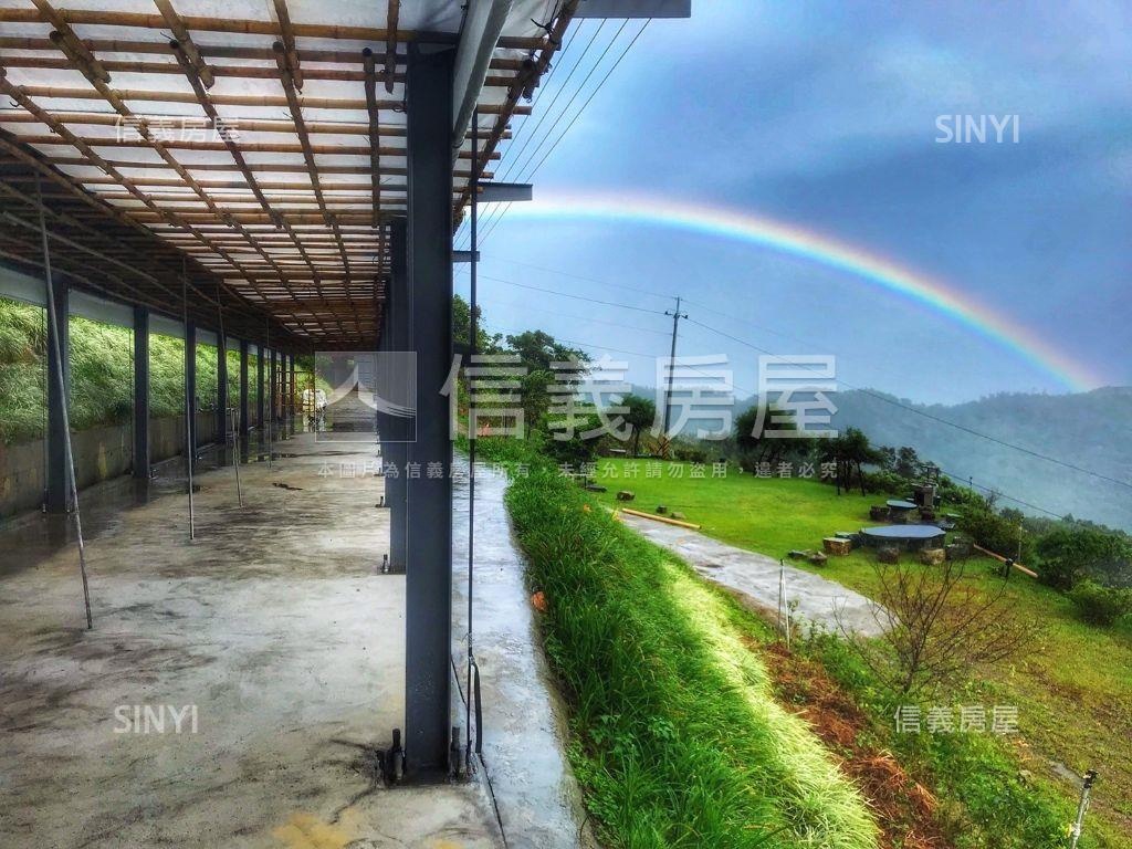 豪華夜景露營地房屋室內格局與周邊環境