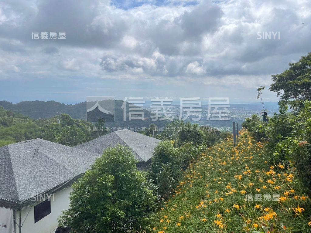 豪華夜景露營地房屋室內格局與周邊環境