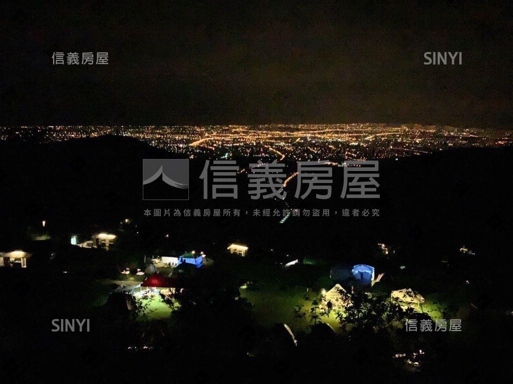 豪華夜景露營地房屋室內格局與周邊環境