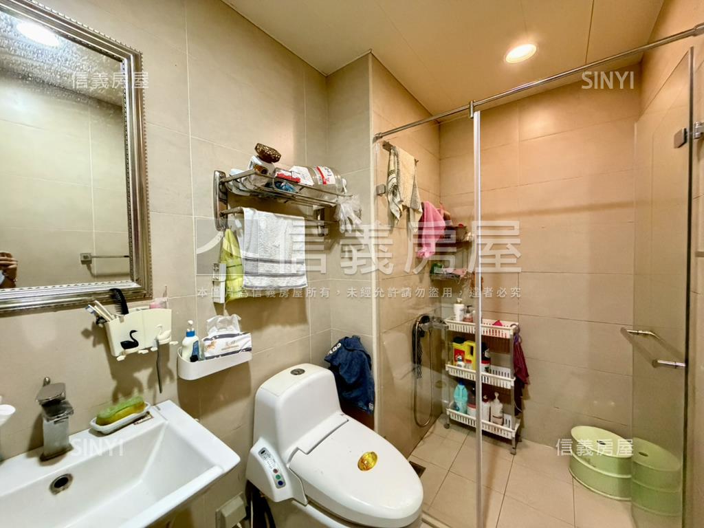 隆大鳳凰居‧美２房平車房屋室內格局與周邊環境
