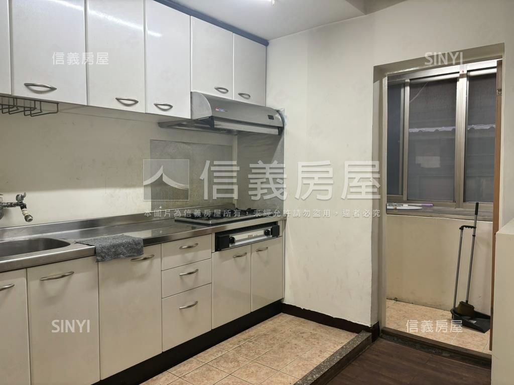 仁義稀有公寓三樓房屋室內格局與周邊環境