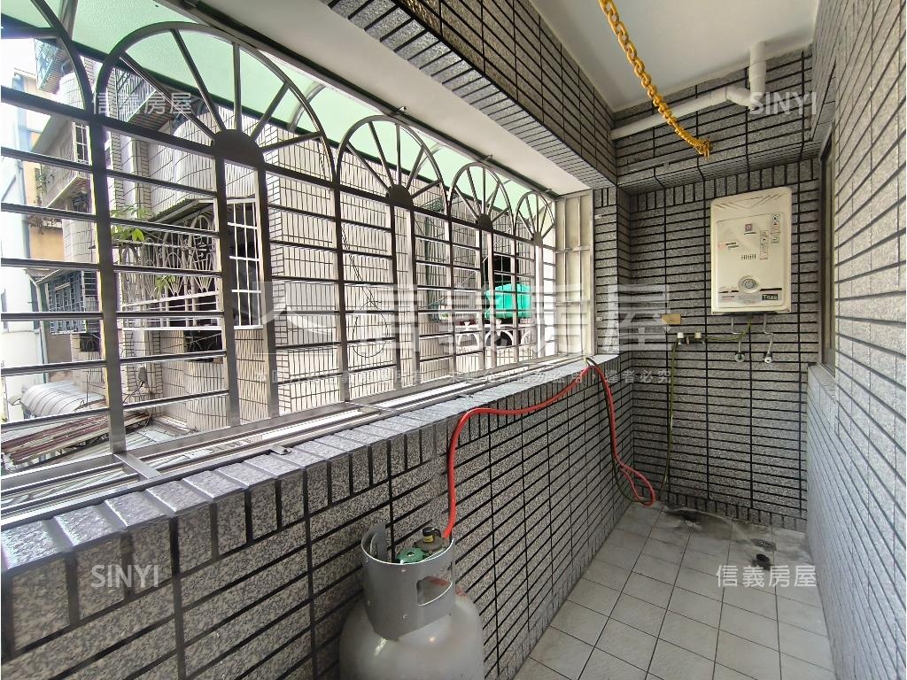 五甲地點讚採光通風美三房房屋室內格局與周邊環境