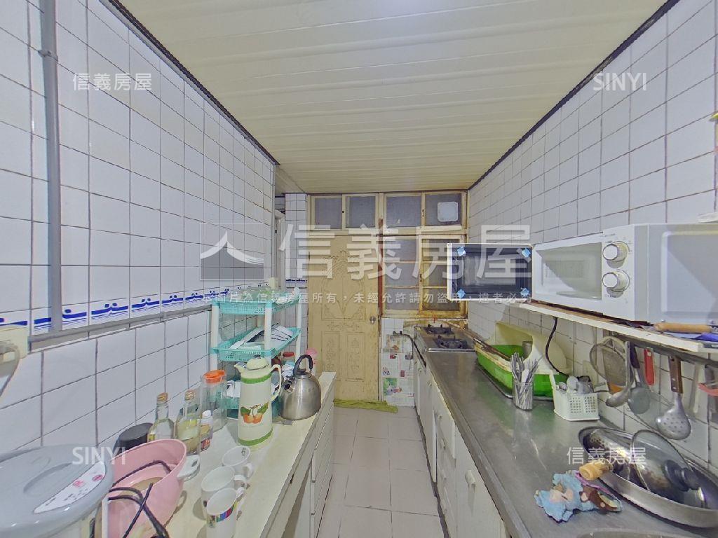 捷運方正邊間壹樓房屋室內格局與周邊環境