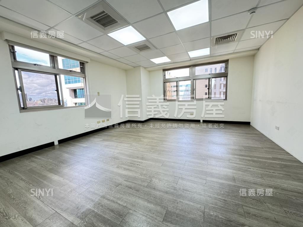 京華策略辦公大樓附車位房屋室內格局與周邊環境