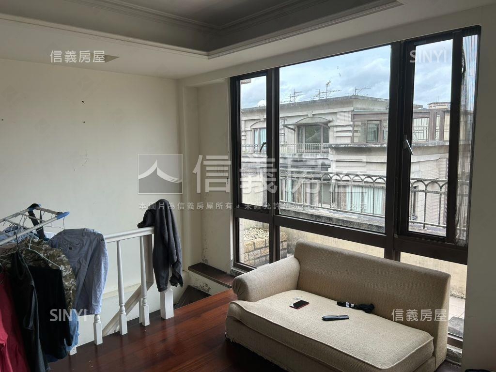 法國小鎮透天別墅房屋室內格局與周邊環境