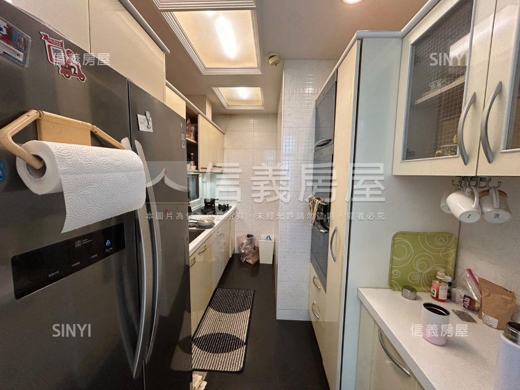 法國小鎮透天別墅房屋室內格局與周邊環境