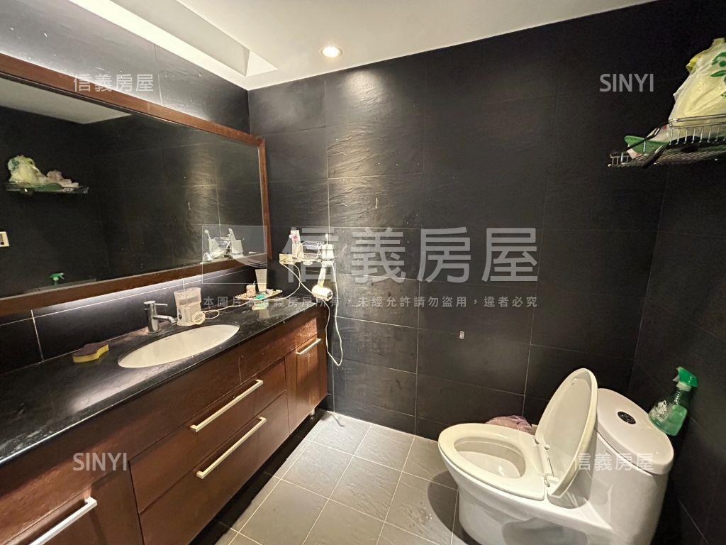 法國小鎮透天別墅房屋室內格局與周邊環境