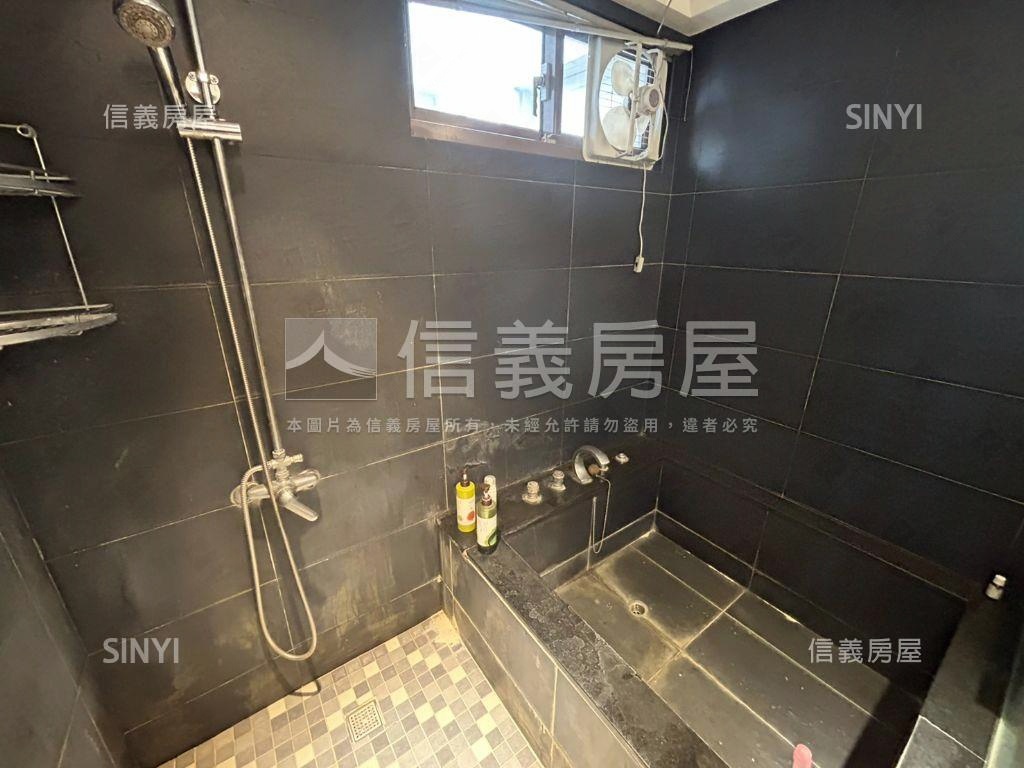 法國小鎮透天別墅房屋室內格局與周邊環境