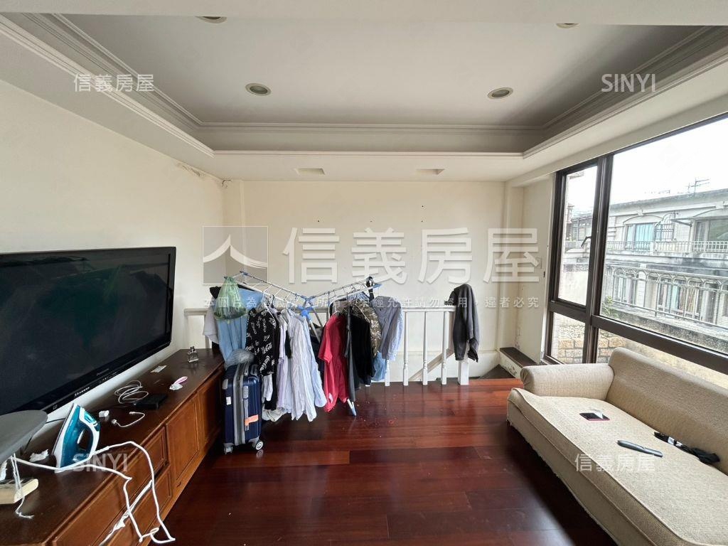 法國小鎮透天別墅房屋室內格局與周邊環境