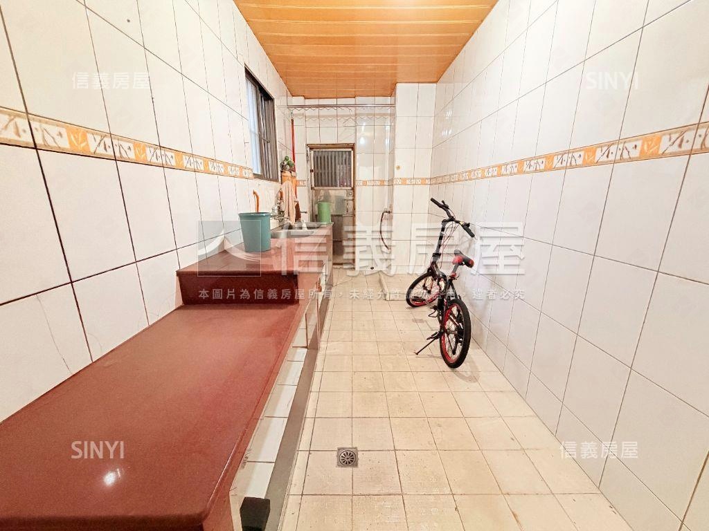 東華五福臨門車位店面房屋室內格局與周邊環境