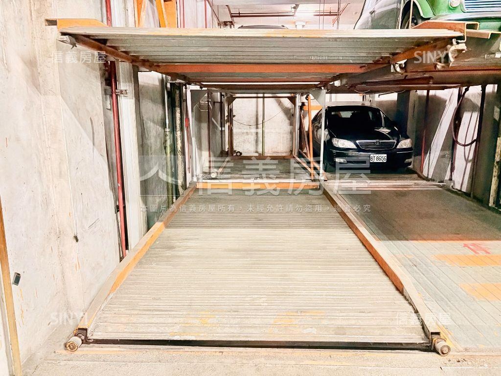 東華五福臨門車位店面房屋室內格局與周邊環境