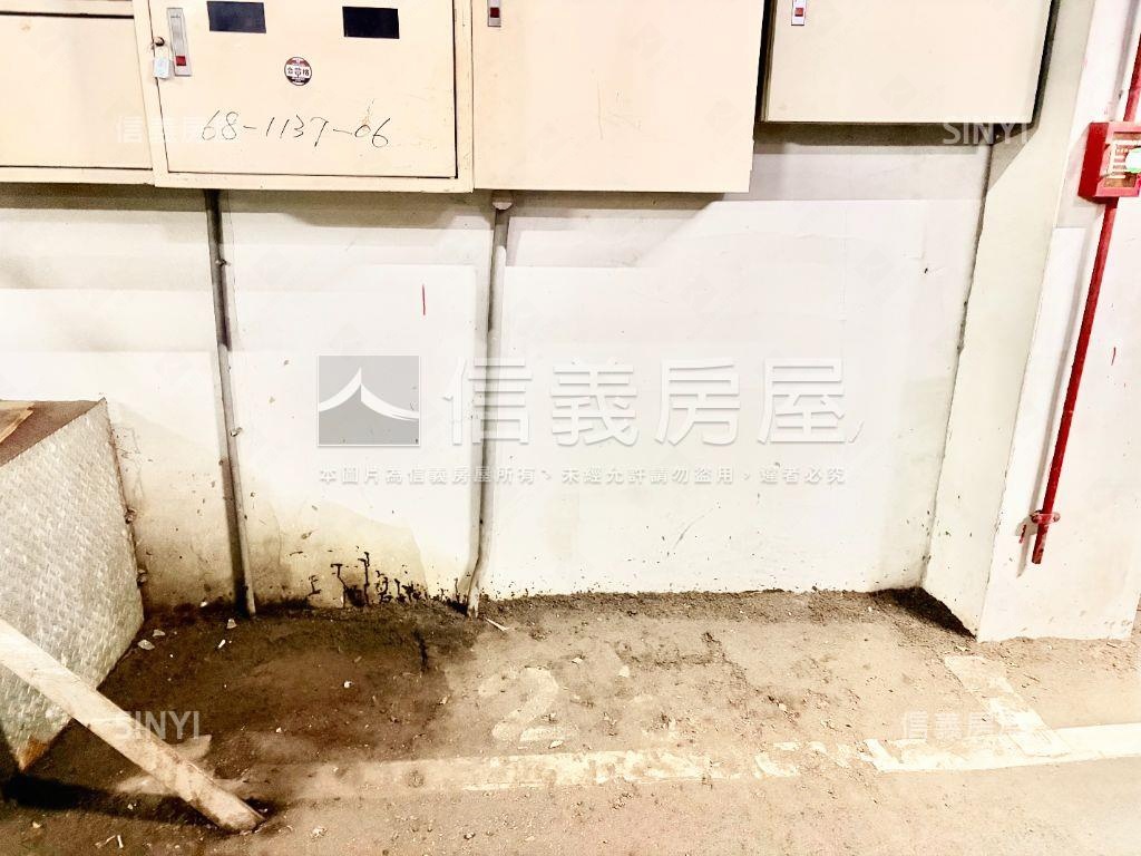 東華五福臨門車位店面房屋室內格局與周邊環境