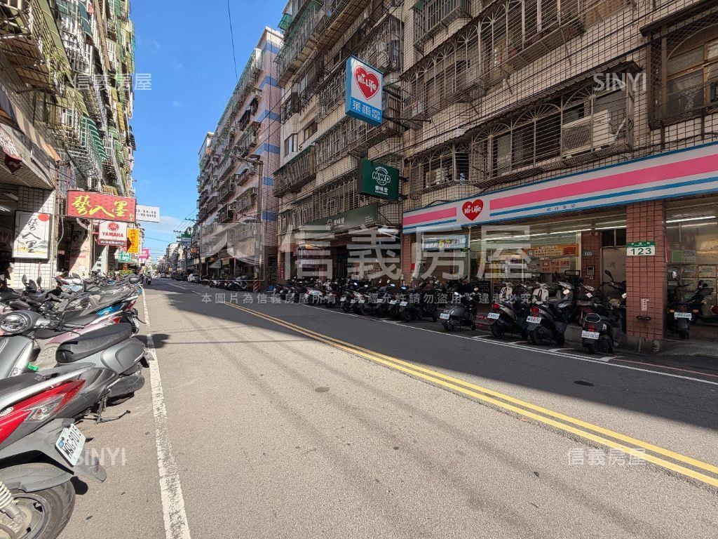 東華五福臨門車位店面房屋室內格局與周邊環境