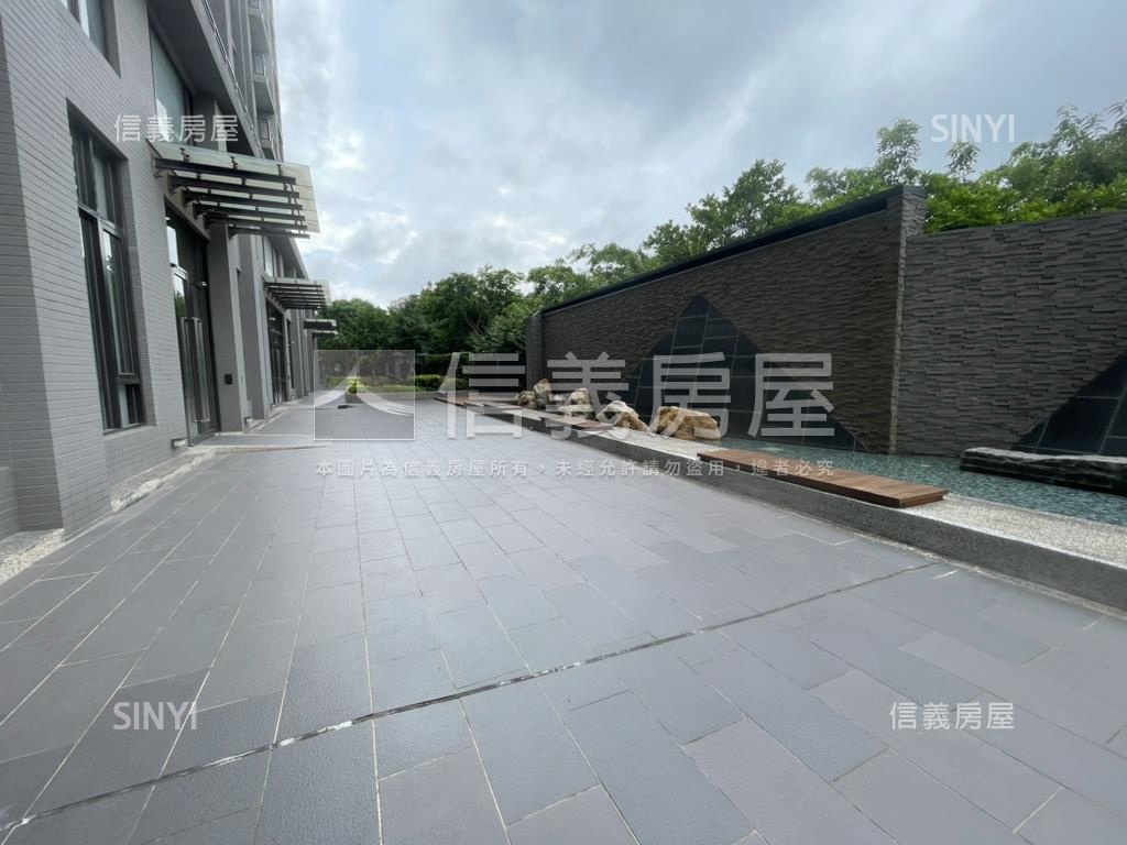 中山世紀高樓２房房屋室內格局與周邊環境