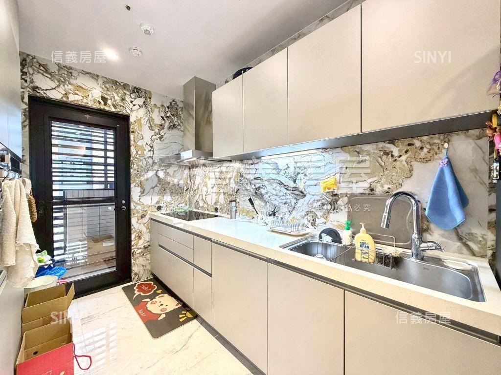 天濶河岸第一排房屋室內格局與周邊環境