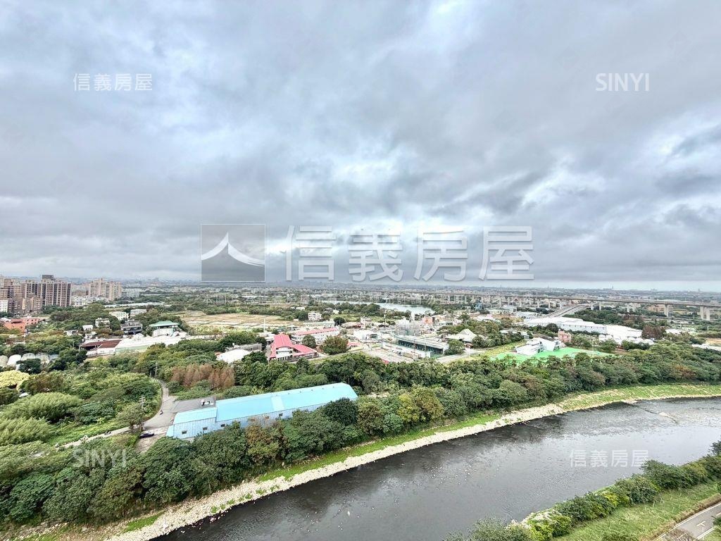 天濶河岸第一排房屋室內格局與周邊環境