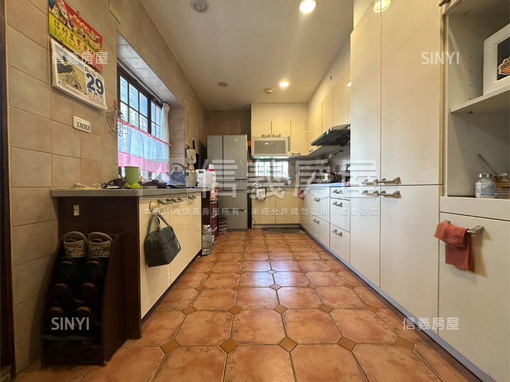 東區｜仁和綠景邊間別墅房屋室內格局與周邊環境