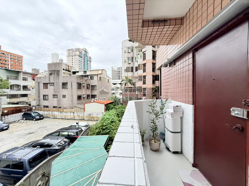 正河南路學區店面捷運水湳房屋室內格局與周邊環境