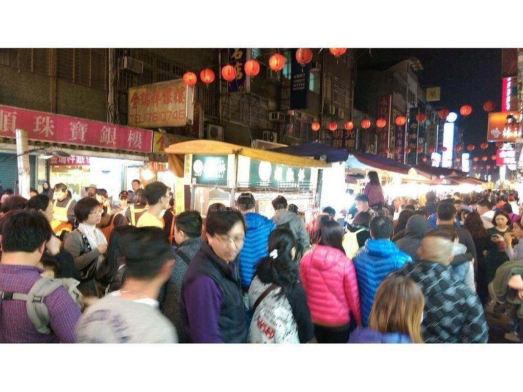 饒河夜市廟口第一間透天房屋室內格局與周邊環境