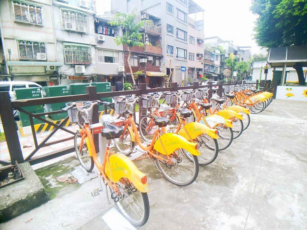 欣世代國際館雙衛二房車位房屋室內格局與周邊環境