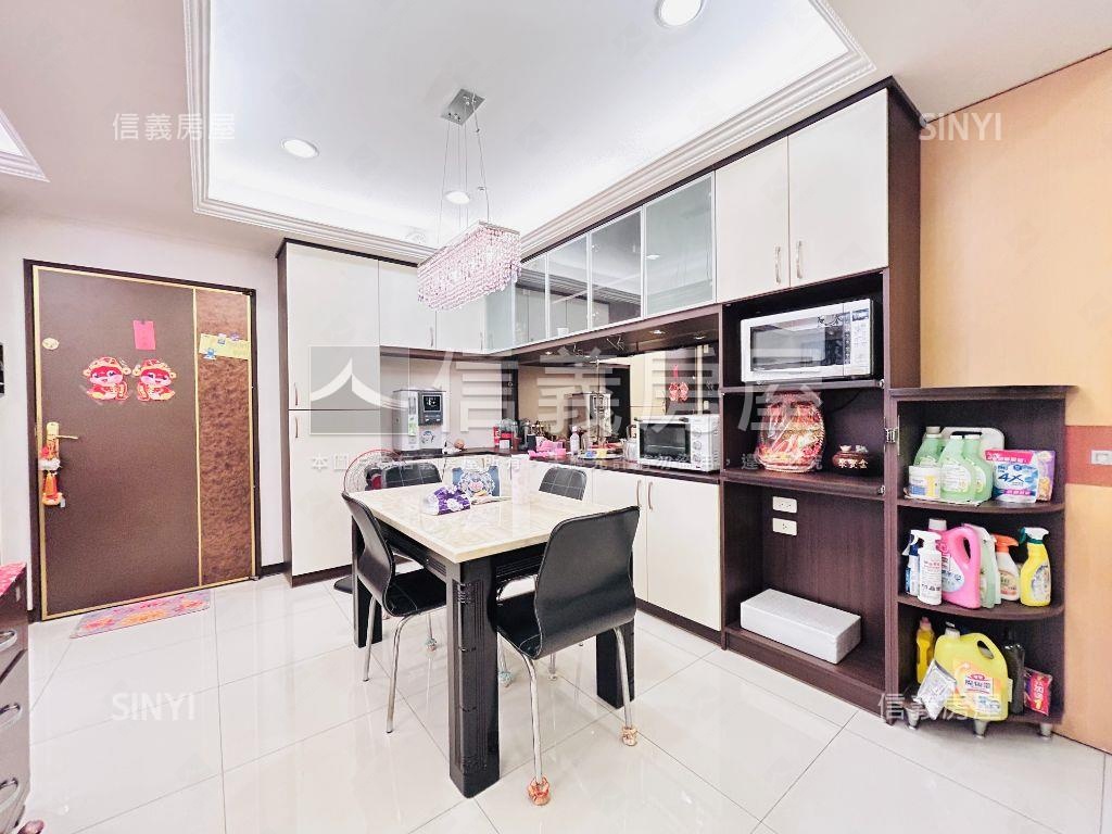 梵谷星空三房車位房屋室內格局與周邊環境