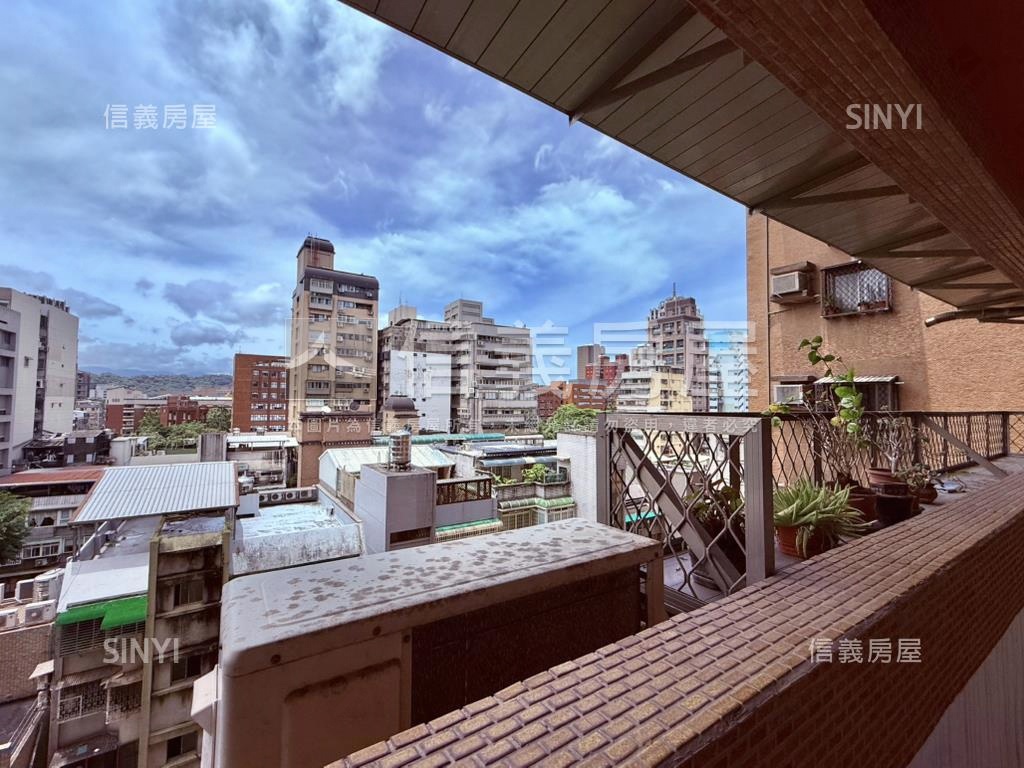 【成功國宅】山景朝南高樓房屋室內格局與周邊環境