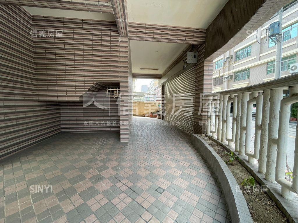 小港稀有邊間採光雙車墅房屋室內格局與周邊環境