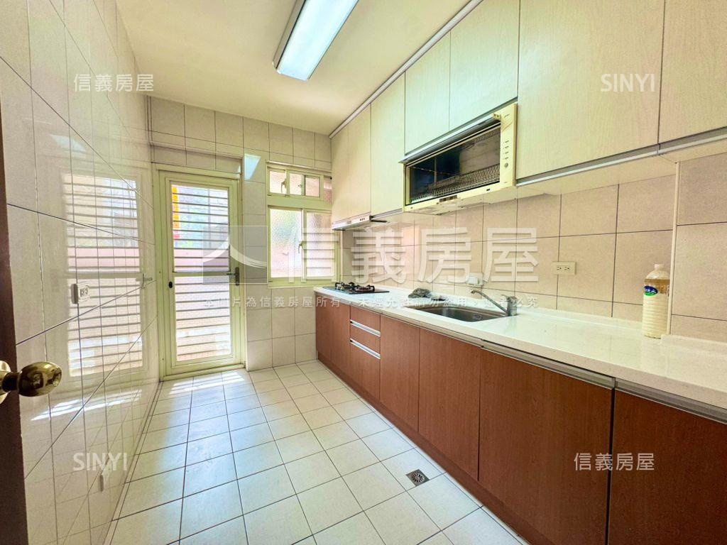 大安雙捷運管理四房房屋室內格局與周邊環境